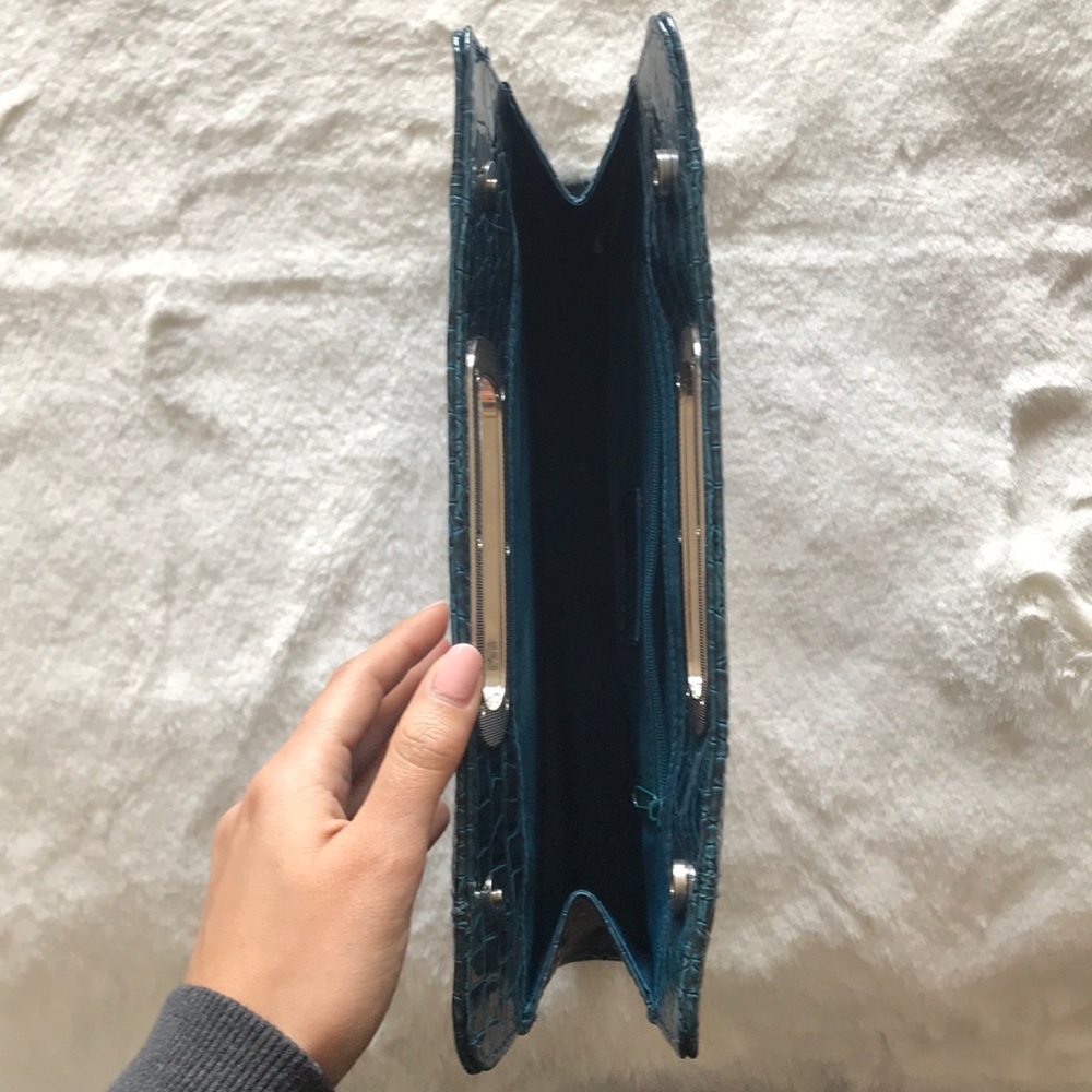 Turquoise clutch - Picture 2 of 3
